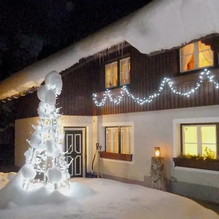 Eva Deufl Apartment *